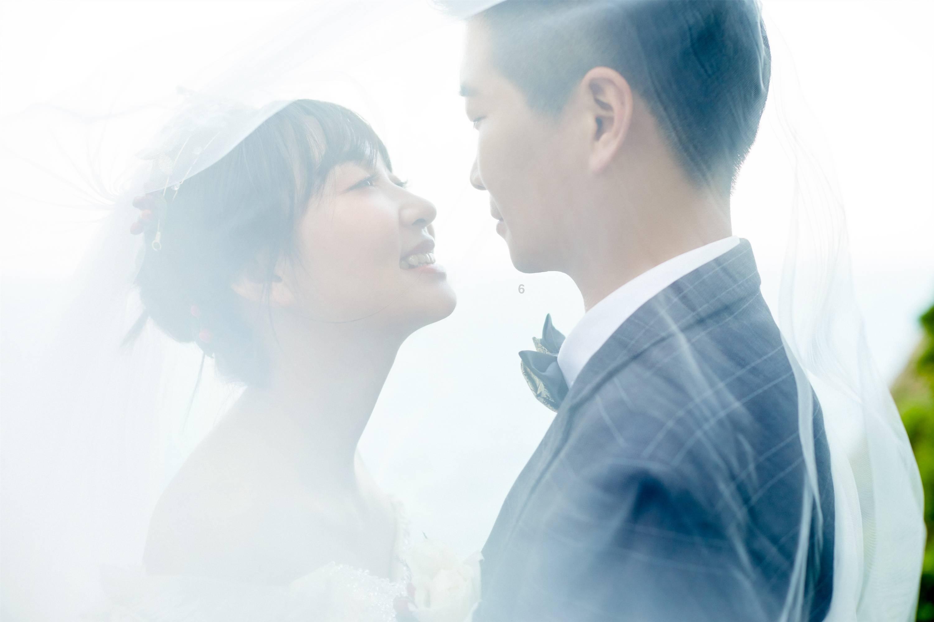 余文乐疑似婚变：“豪门赘婿”为何结局不同？有人恩爱、有人互撕